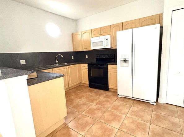 4311 SW 160th Ave 101, Miramar FL 33027