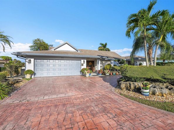 5102 Yellow Pine Ln, Tamarac FL 33319