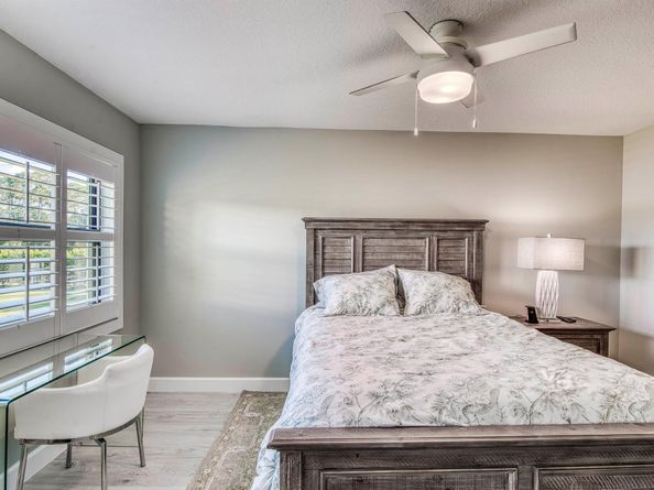 12790 Briarlake Drive 202, Palm Beach Gardens FL 33418