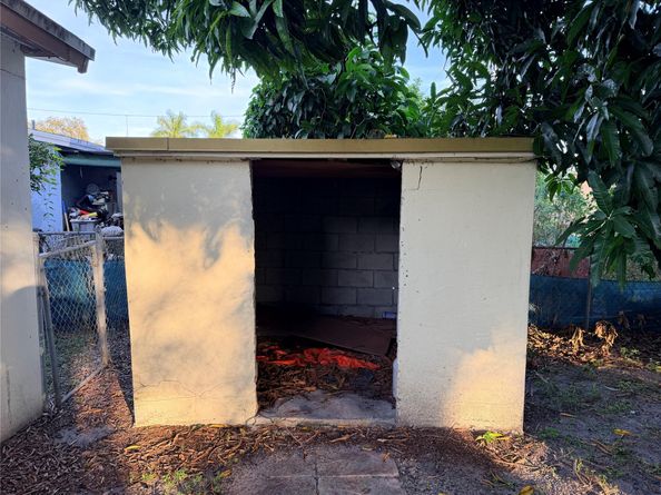 2950 NW 20th St, Fort Lauderdale FL 33311