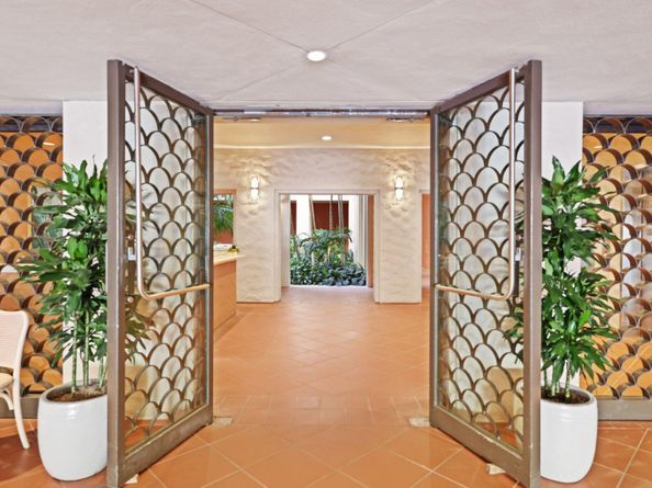 2 N Breakers Row S32, Palm Beach FL 33480