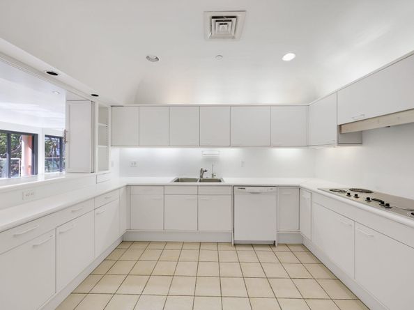 2 N Breakers Row S32, Palm Beach FL 33480