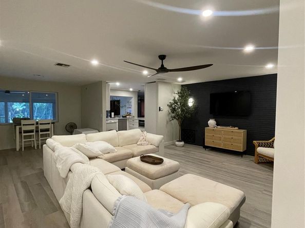 8948 SW 53rd St, Cooper City FL 33328