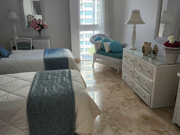 1370 S Ocean Blvd 905, Pompano Beach FL 33062