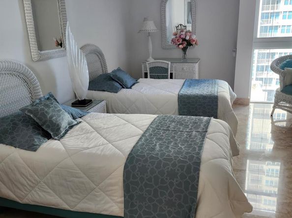 1370 S Ocean Blvd 905, Pompano Beach FL 33062