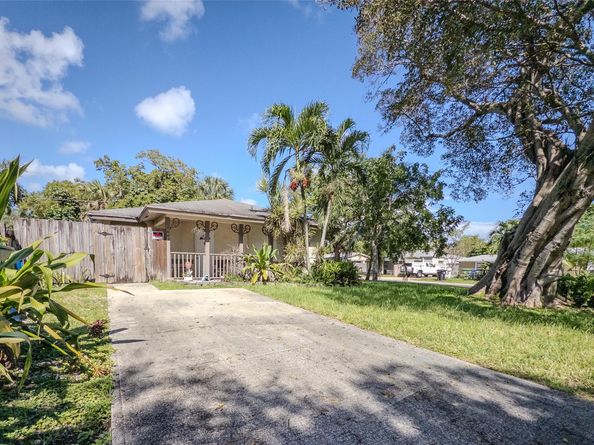 1403 SW 27th Ct, Fort Lauderdale FL 33315