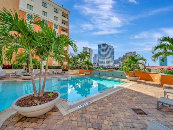 110 N Federal Highway 707, Fort Lauderdale FL 33301