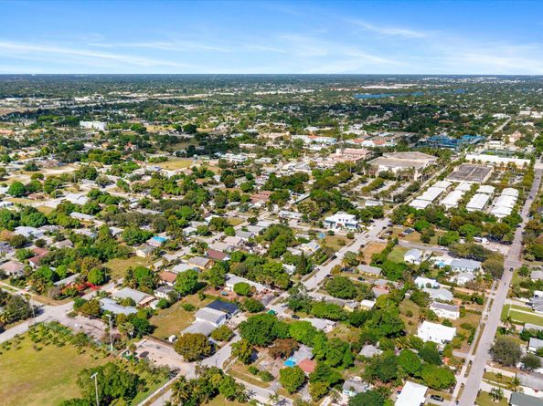 212 SW 2nd Avenue, Delray Beach FL 33444