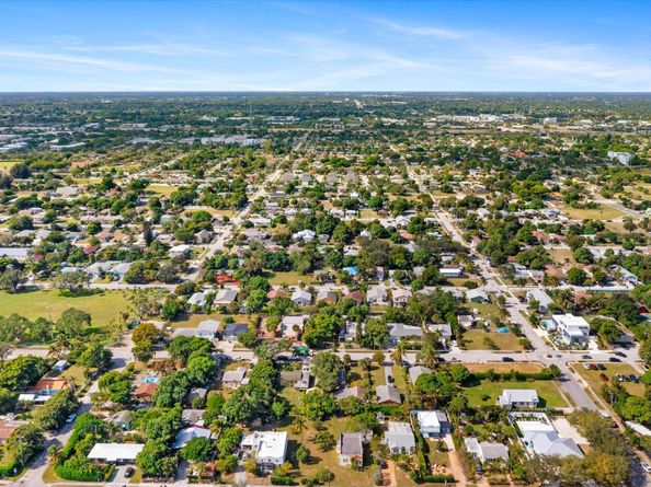 212 SW 2nd Avenue, Delray Beach FL 33444