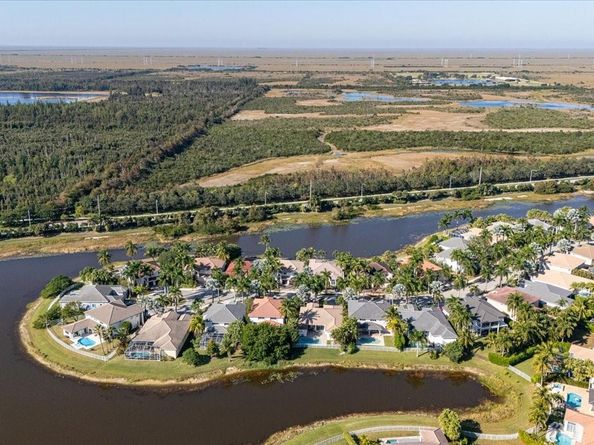 2543 Hunters Run Way, Weston FL 33327