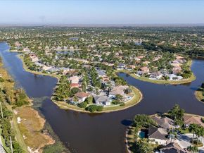 2543 Hunters Run Way, Weston FL 33327