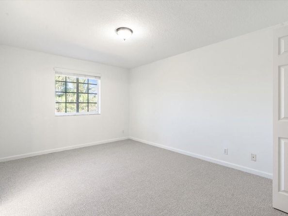 2543 Hunters Run Way, Weston FL 33327