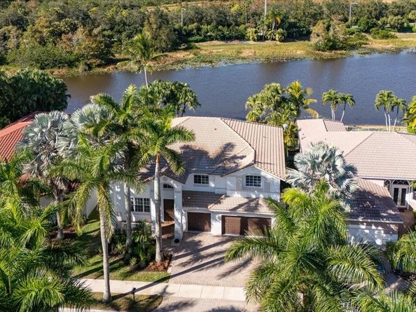 2543 Hunters Run Way, Weston FL 33327