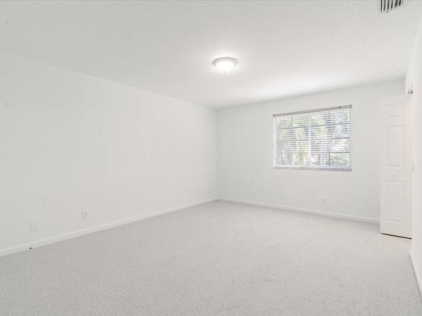 2543 Hunters Run Way, Weston FL 33327