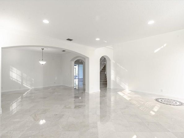 2543 Hunters Run Way, Weston FL 33327