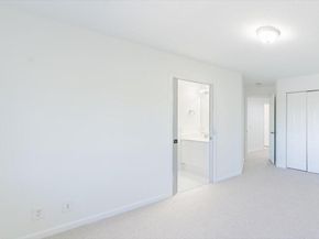 2543 Hunters Run Way, Weston FL 33327