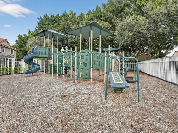 1291 Sorrento Dr 1291, Weston FL 33326