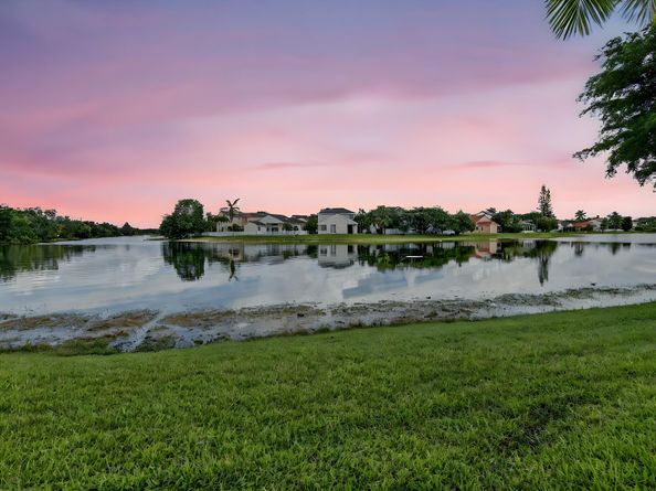 1291 Sorrento Dr 1291, Weston FL 33326