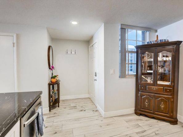 1291 Sorrento Dr 1291, Weston FL 33326