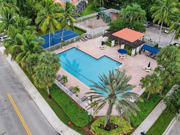 1291 Sorrento Dr 1291, Weston FL 33326