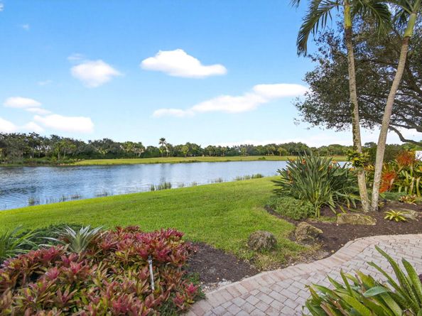 154 Porto Vecchio Way, Palm Beach Gardens FL 33418