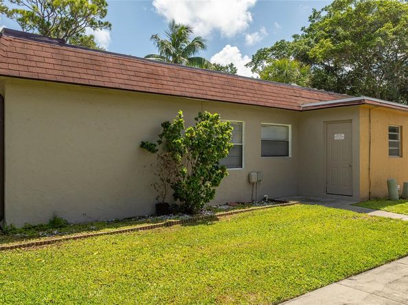 2002 SW Natura Blvd D, Deerfield Beach FL 33441