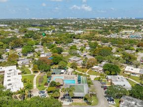 2002 SW Natura Blvd D, Deerfield Beach FL 33441