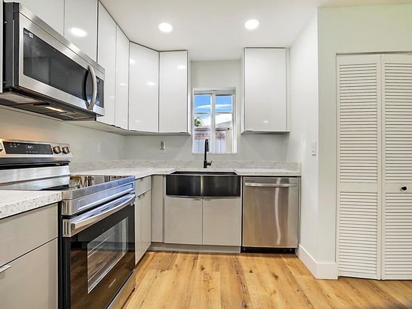 1800 NW 14th Avenue, Fort Lauderdale FL 33311
