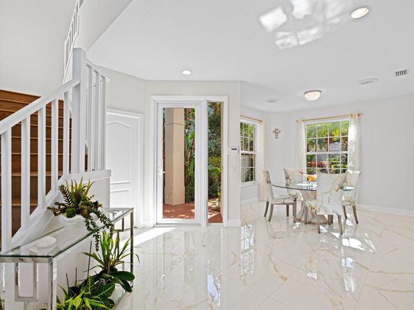 903 Augusta Pointe Drive, Palm Beach Gardens FL 33418