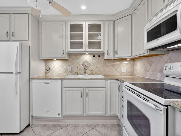 4242 Deste Court 301, Lake Worth FL 33467