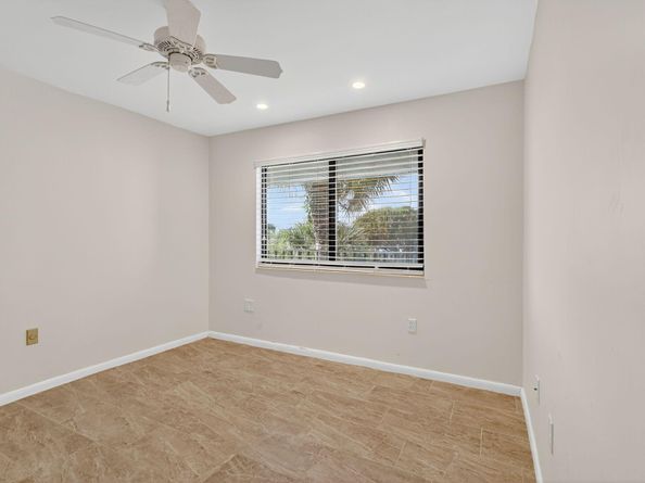 4242 Deste Court 301, Lake Worth FL 33467