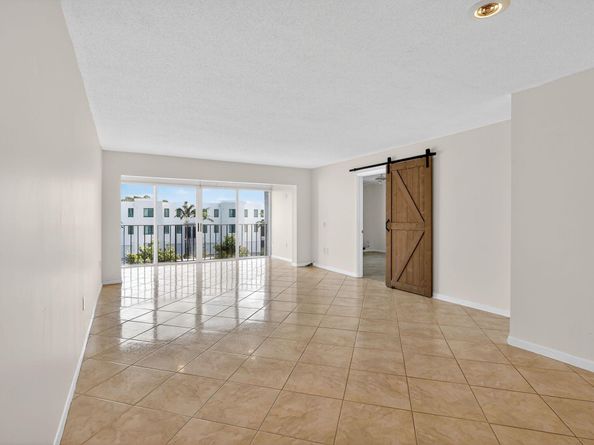 4242 Deste Court 301, Lake Worth FL 33467