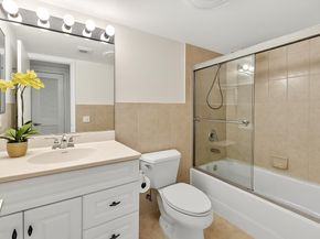 4242 Deste Court 301, Lake Worth FL 33467
