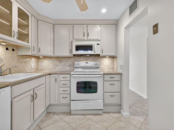 4242 Deste Court 301, Lake Worth FL 33467