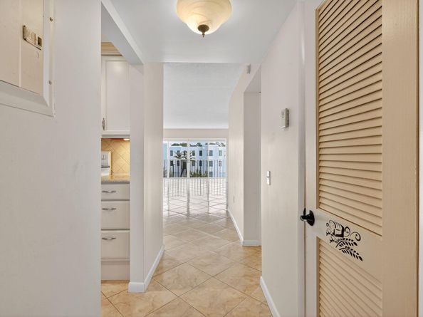 4242 Deste Court 301, Lake Worth FL 33467