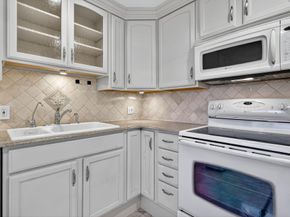 4242 Deste Court 301, Lake Worth FL 33467