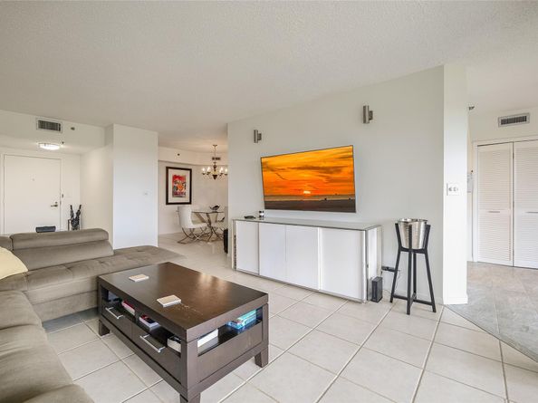 7100 Radice Ct 602, Lauderhill FL 33319