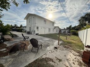1613 Sherwood Avenue, Mangonia Park FL 33407