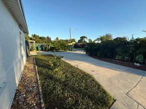 1613 Sherwood Avenue, Mangonia Park FL 33407