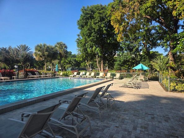 3150 N Palm Aire Dr 805, Pompano Beach FL 33069