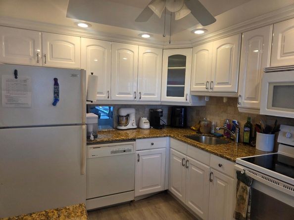 3150 N Palm Aire Dr 805, Pompano Beach FL 33069