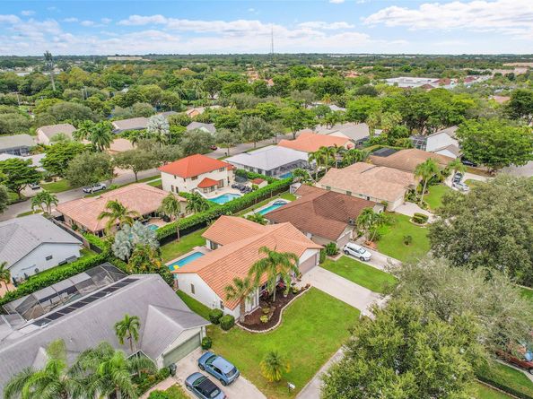 5149 NW 47th Ave, Coconut Creek FL 33073