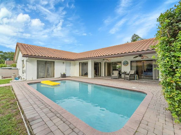 5149 NW 47th Ave, Coconut Creek FL 33073