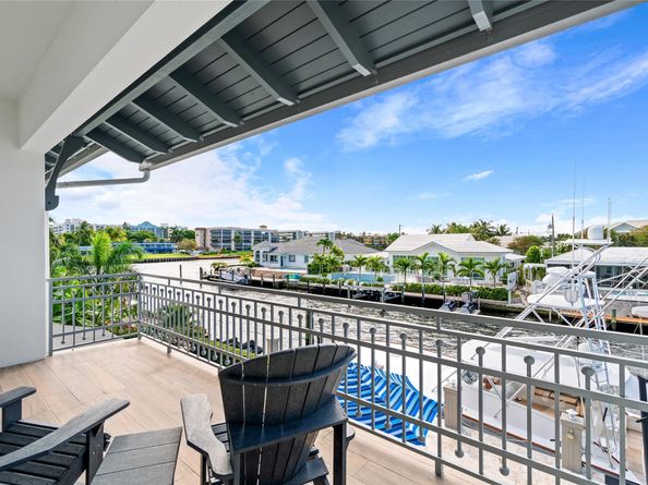 1580 SE 8th St, Deerfield Beach FL 33441