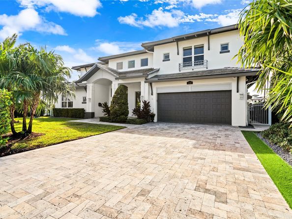 1580 SE 8th St, Deerfield Beach FL 33441