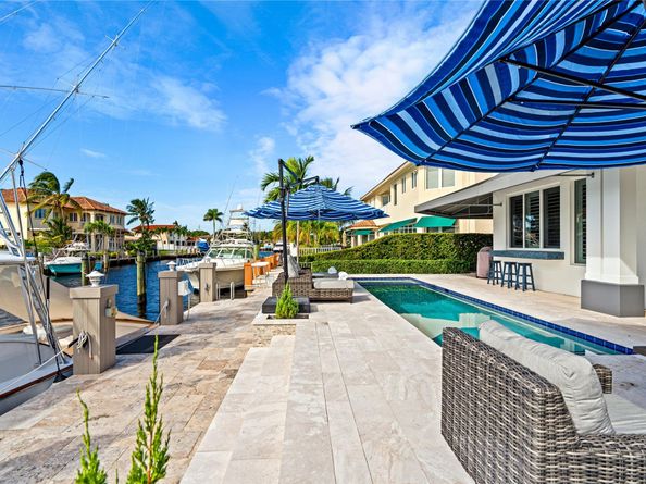 1580 SE 8th St, Deerfield Beach FL 33441