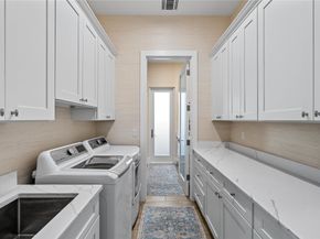 1580 SE 8th St, Deerfield Beach FL 33441