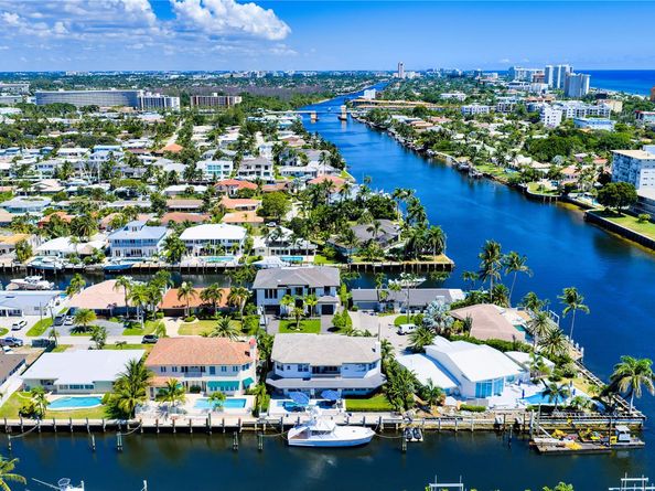 1580 SE 8th St, Deerfield Beach FL 33441