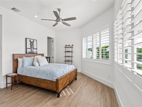 1580 SE 8th St, Deerfield Beach FL 33441