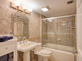 301 Ocean Bluffs Boulevard 5040, Jupiter FL 33477